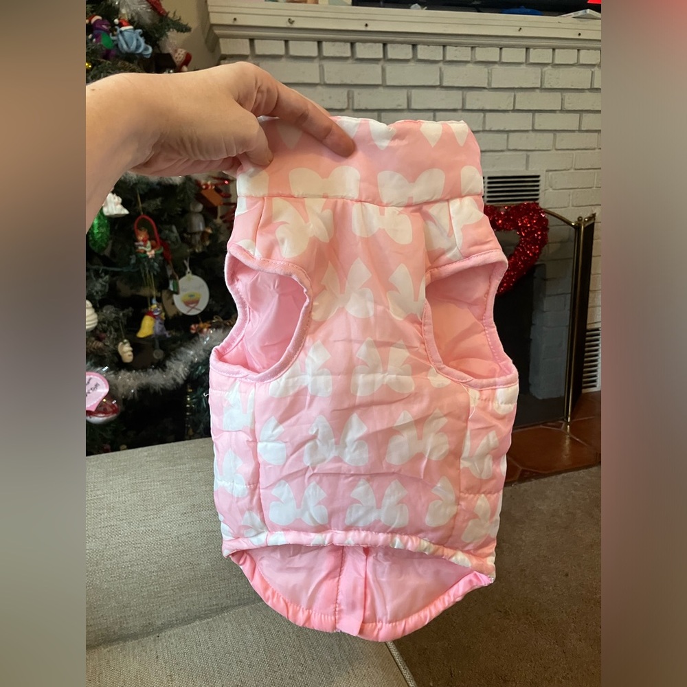 Pink and white bow puffer dog vest - Picture 2 of 3